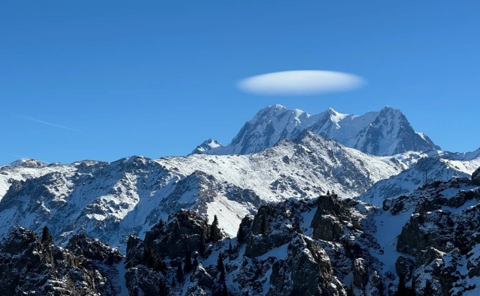 天山