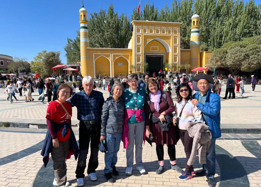 新疆小团拼团游出行场景，适合第一次去新疆的旅行方式